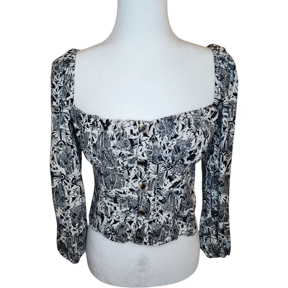 ASTR Smocked Corset Floral Top Square Neck Puff Sleeve Black White Size Medium